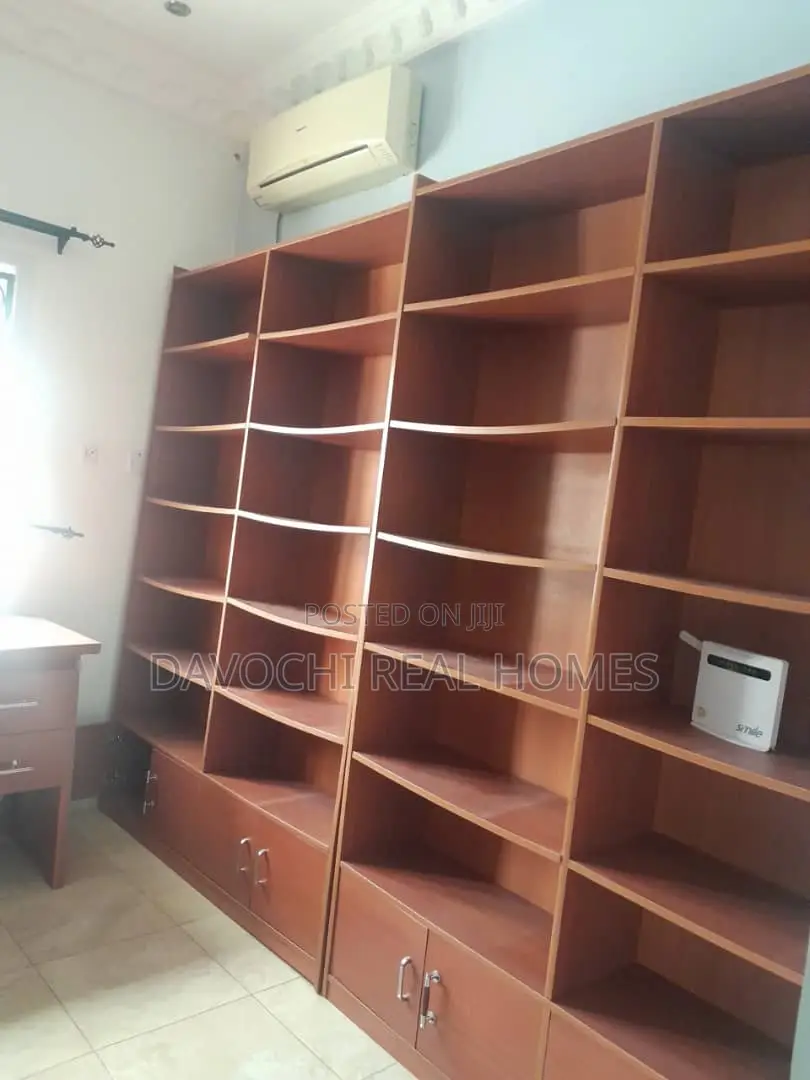 5bdrm Duplex in Chevron Drive for rent in Chevron