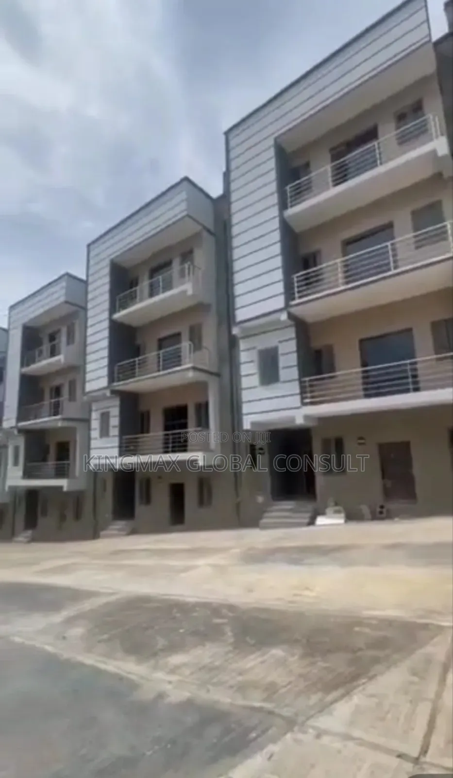 4bdrm Duplex in Life Camp Abuja for sale in Life Camp