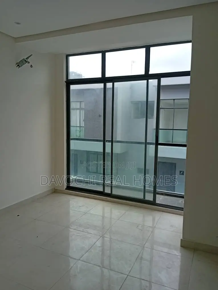 4bdrm Duplex in Alpha Beach, Ikate for rent in Ikate