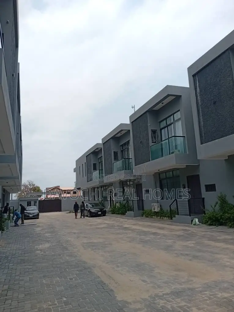 4bdrm Duplex in Alpha Beach, Ikate for rent in Ikate