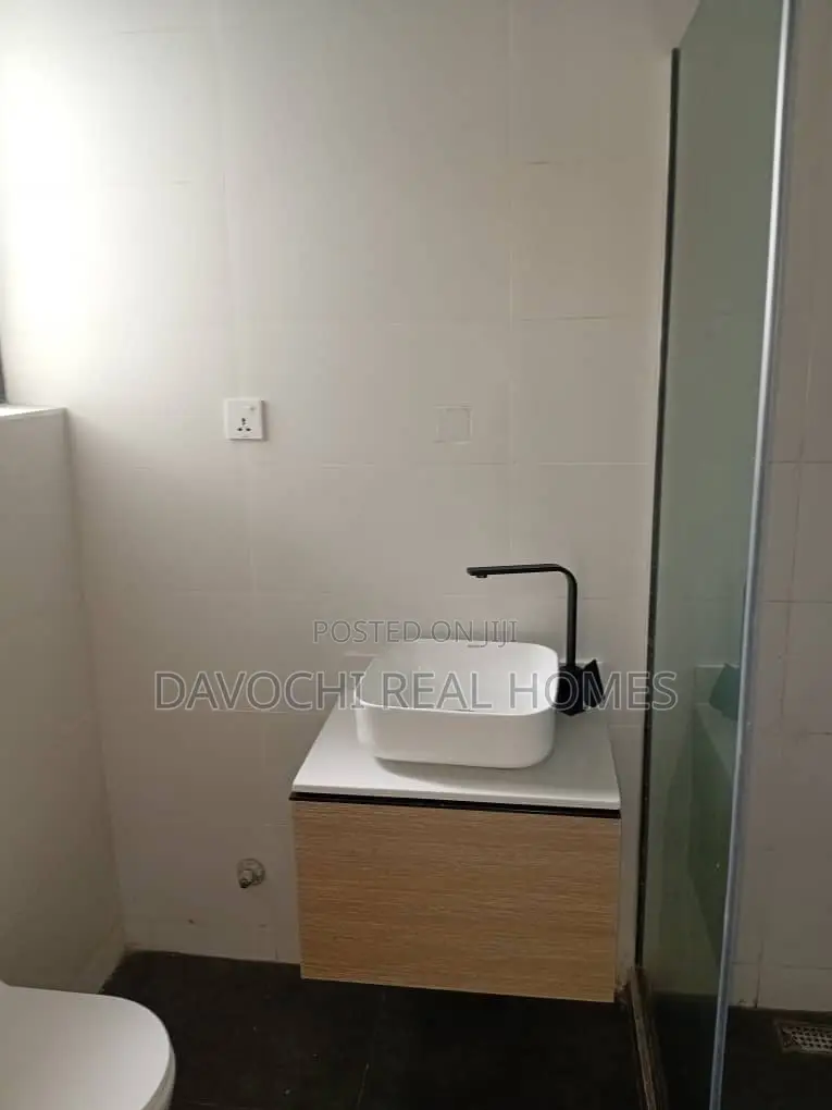 4bdrm Duplex in Alpha Beach, Ikate for rent in Ikate