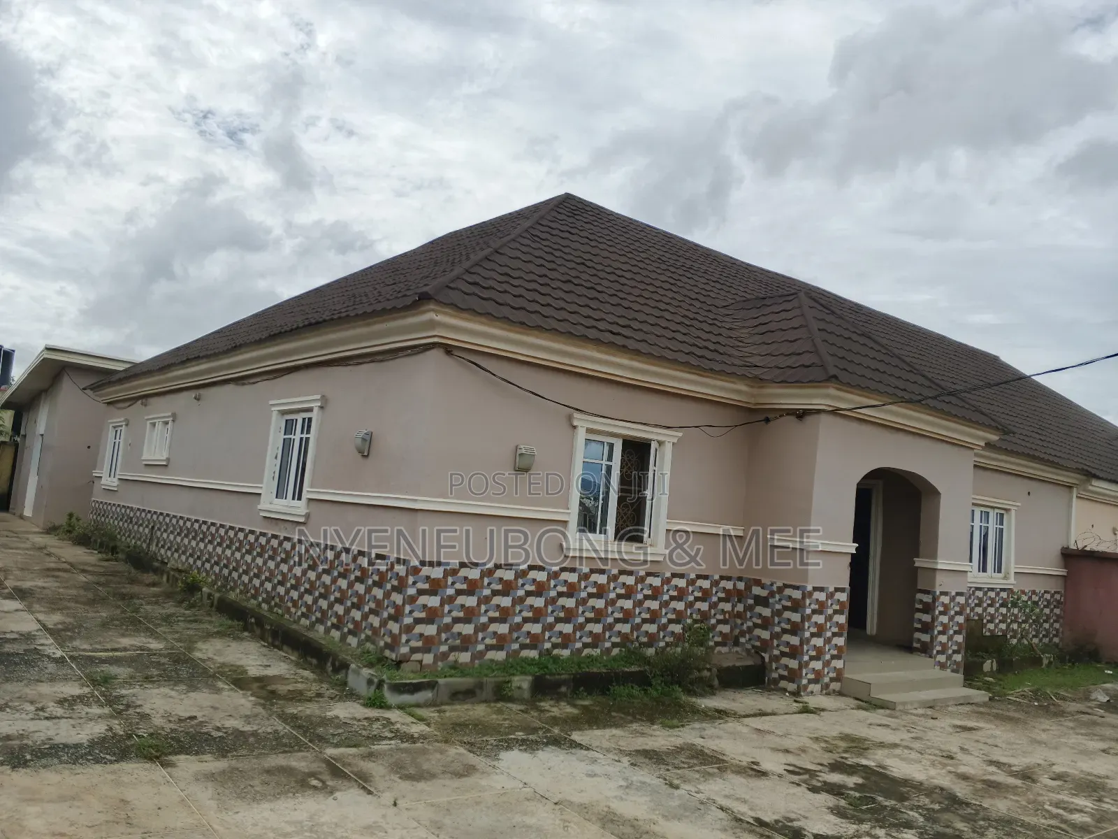 3bdrm Bungalow in Nurses Estate, Karu for rent in Karu