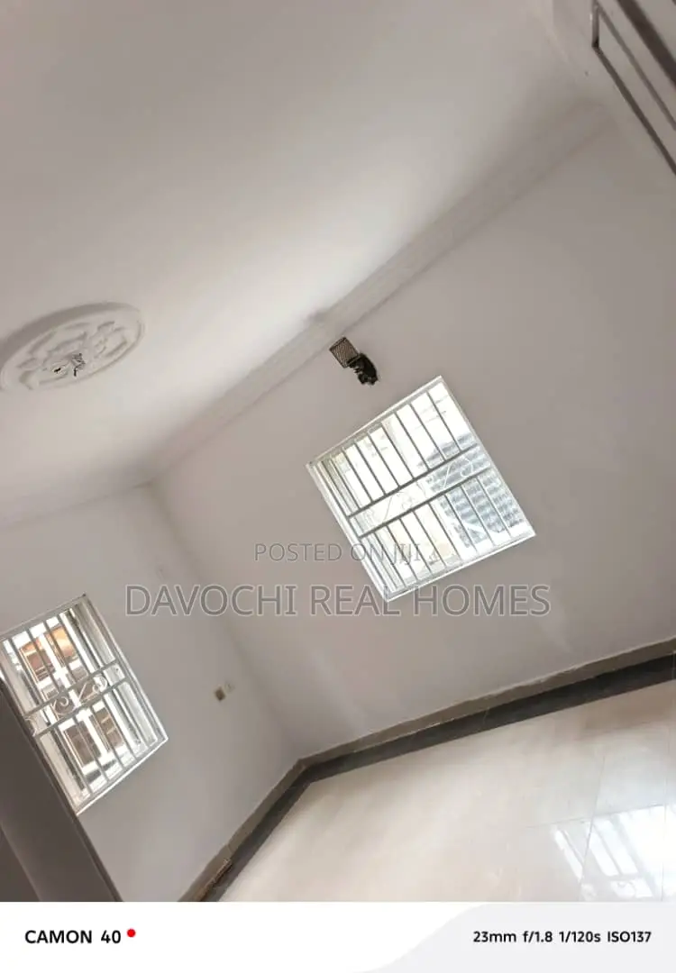 3bdrm Apartment in Lekki Right for rent in Lekki Phase 2