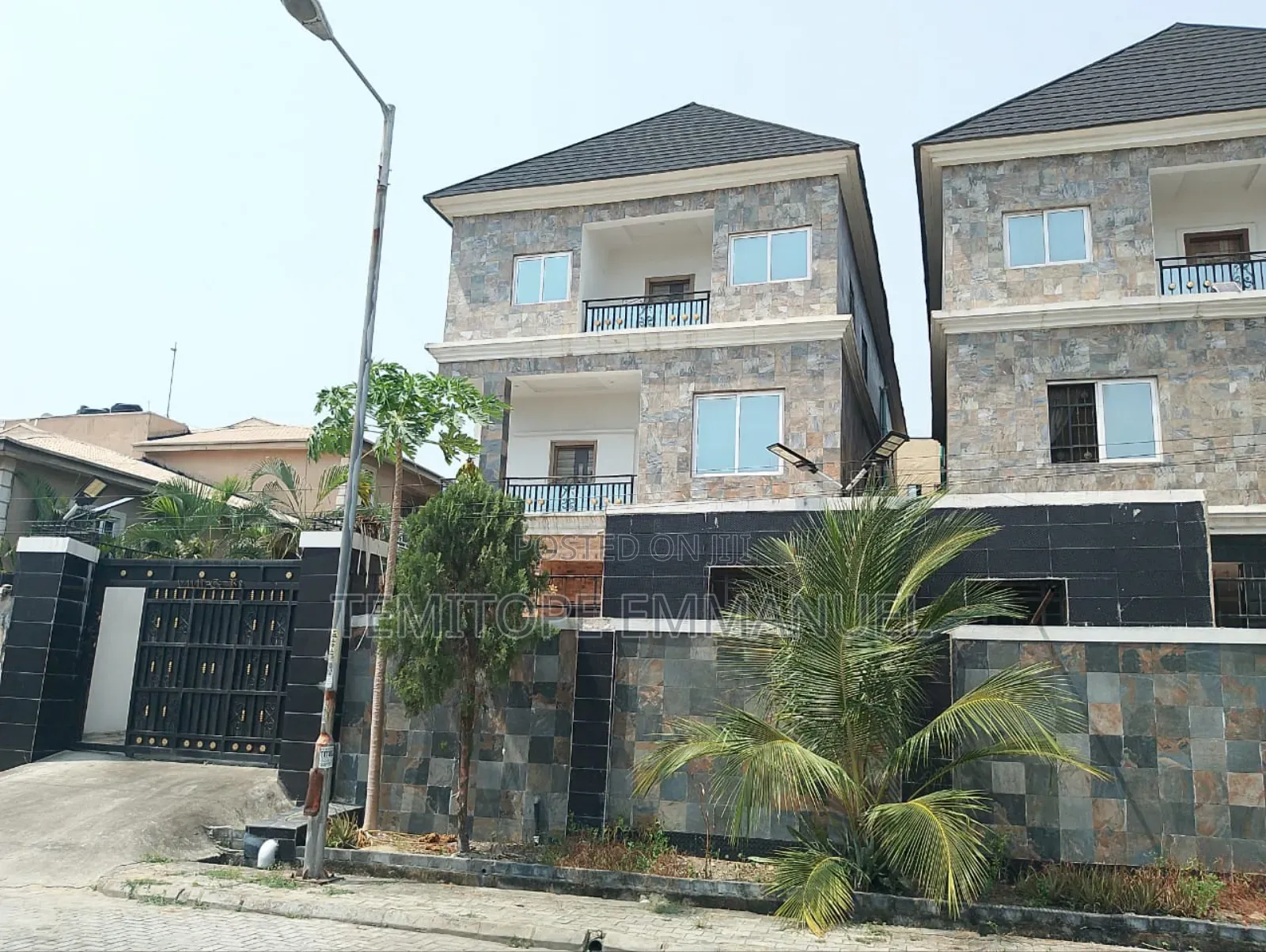 Furnished 10bdrm Apartment in Lekki Phase 1 for sale in Lekki Phase 1