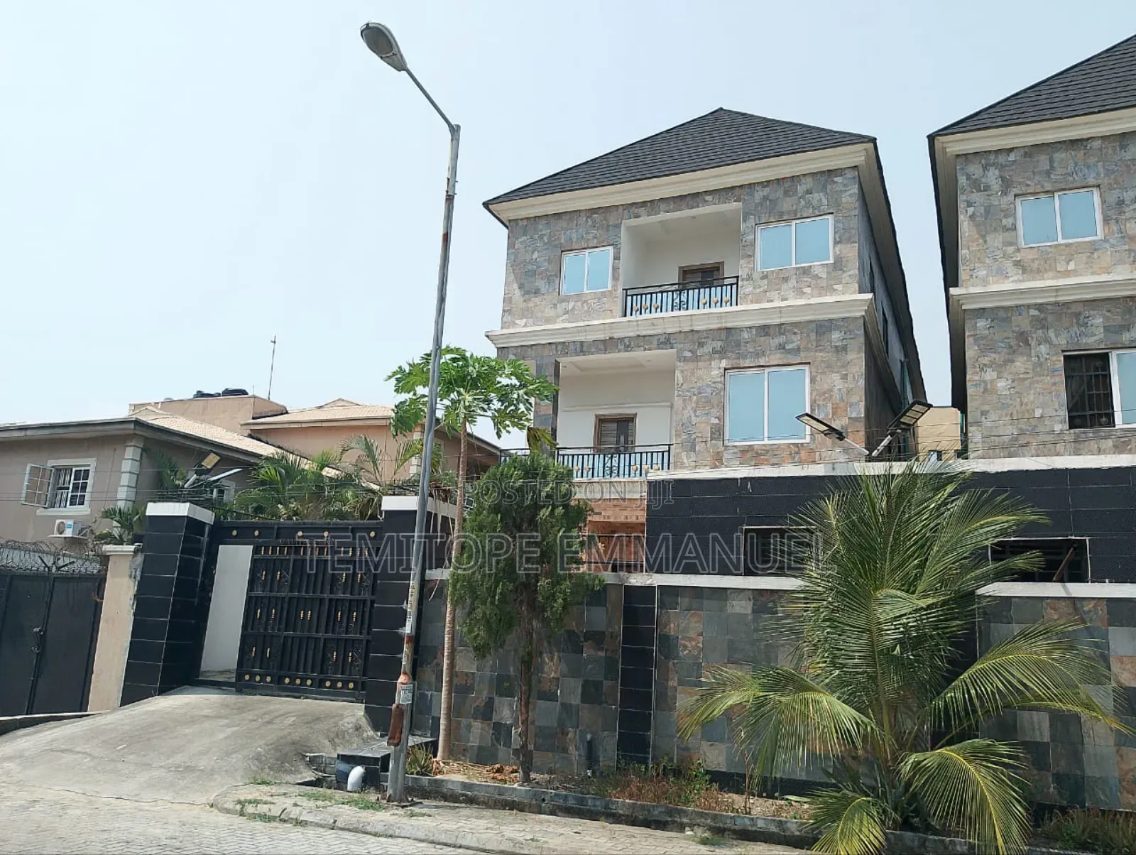 Furnished 10bdrm Apartment in Lekki Phase 1 for sale in Lekki Phase 1