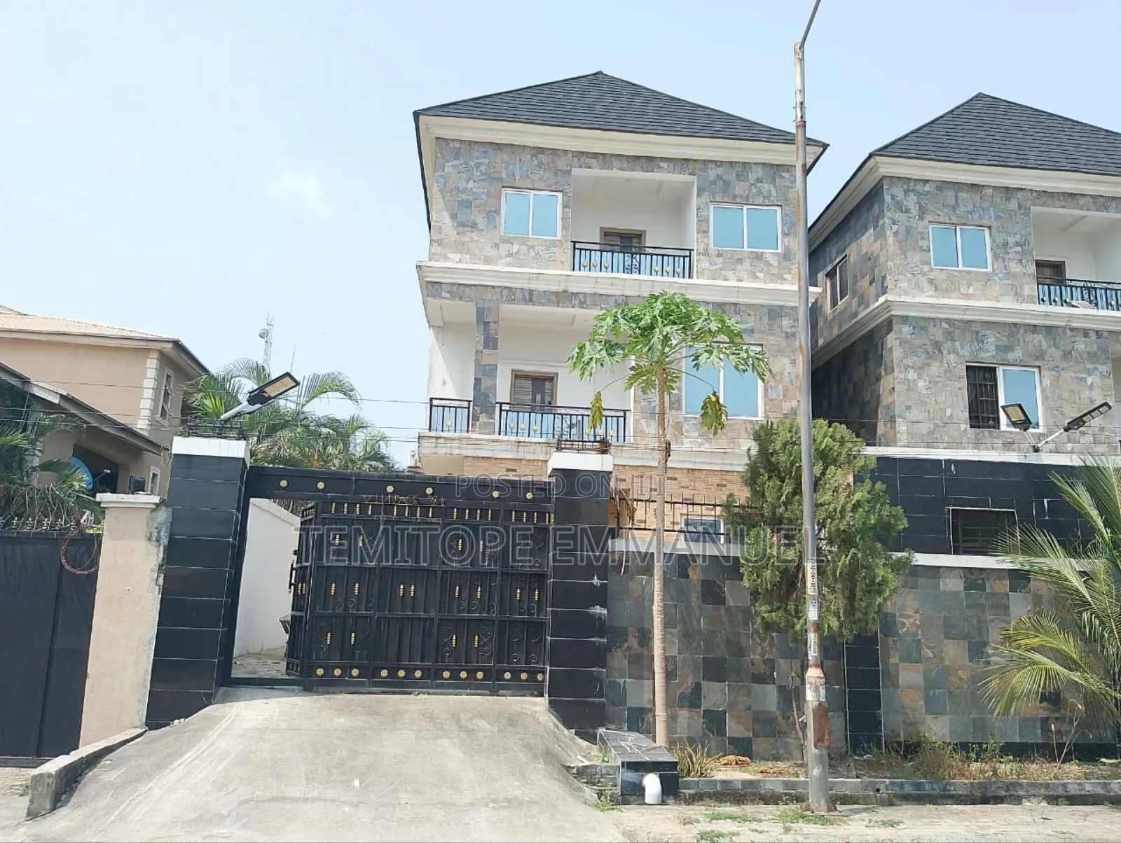 Furnished 10bdrm Apartment in Lekki Phase 1 for sale in Lekki Phase 1