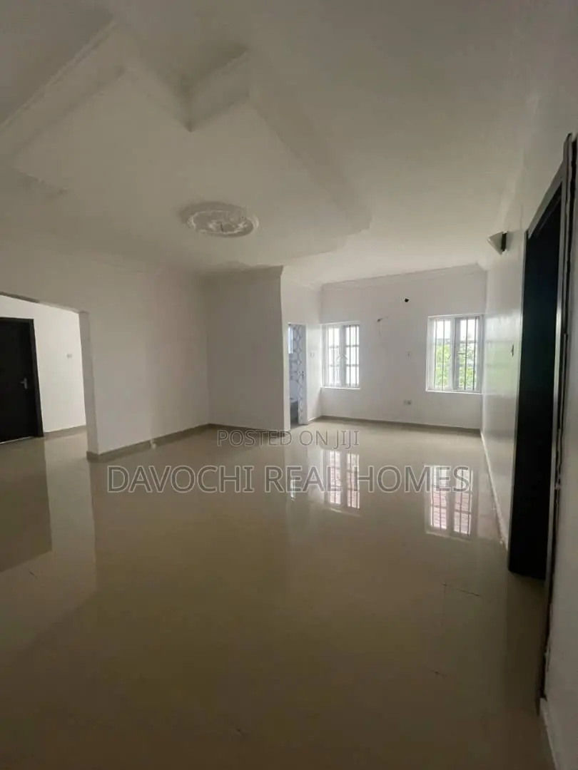 4bdrm Duplex in Chevron for rent in Chevron
