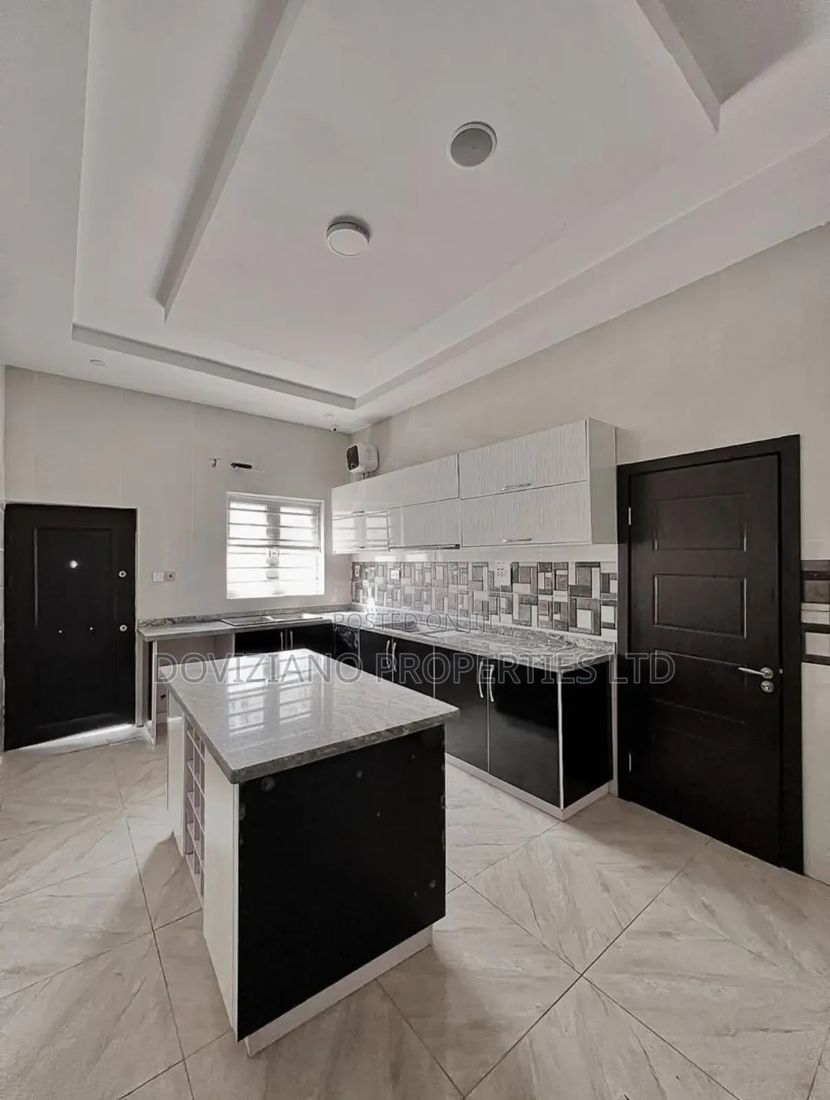 5bdrm Duplex in Lekki for sale in Lekki