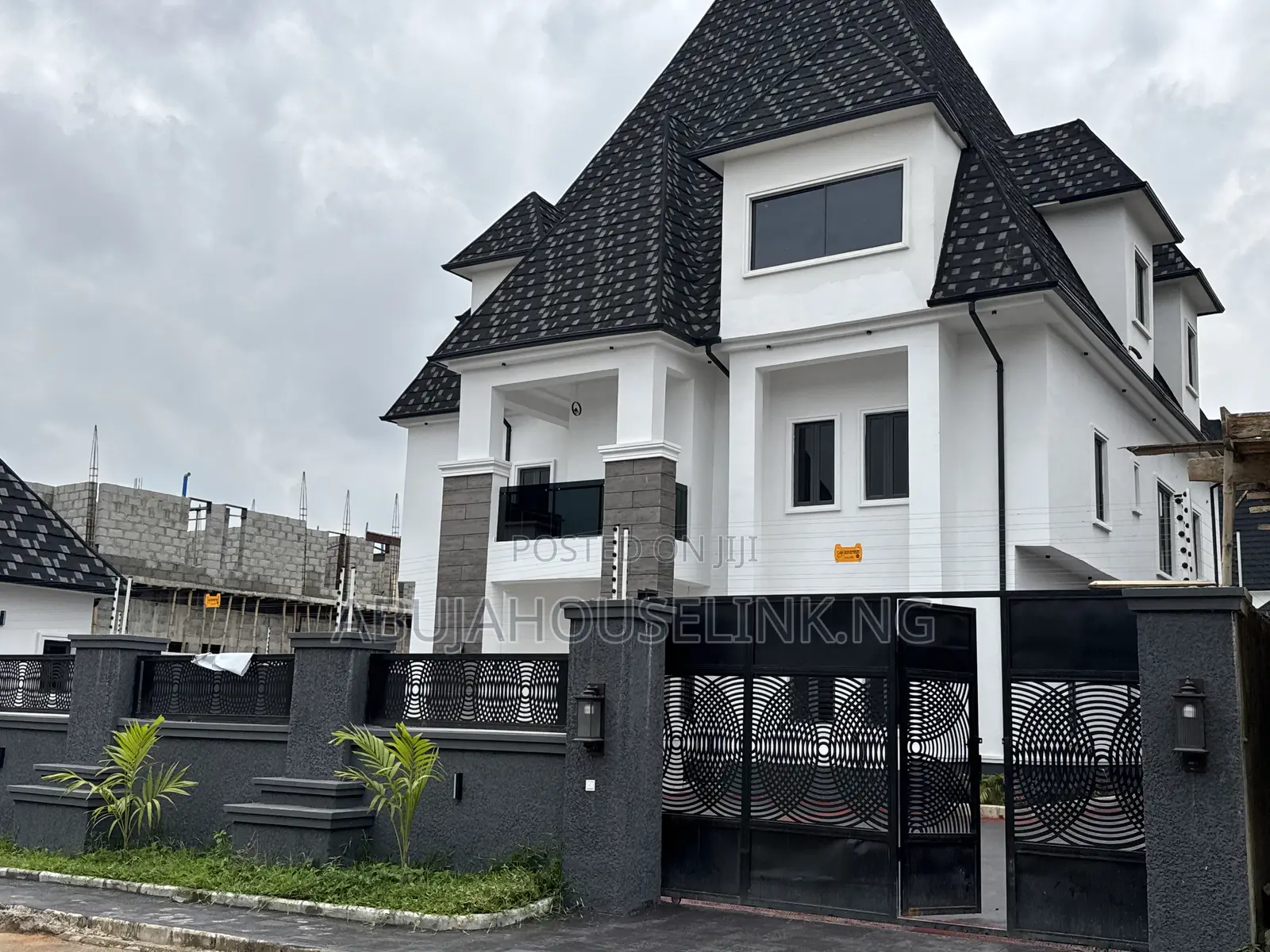 7bdrm Duplex in Efab Metropolis, Karsana for sale in Karsana