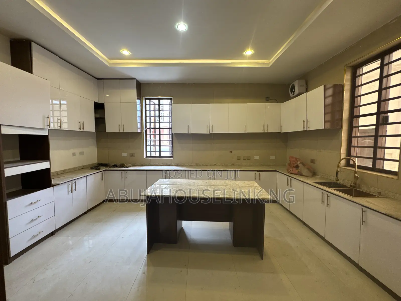 5bdrm Duplex in Efab Metropolis for sale in Gwarinpa