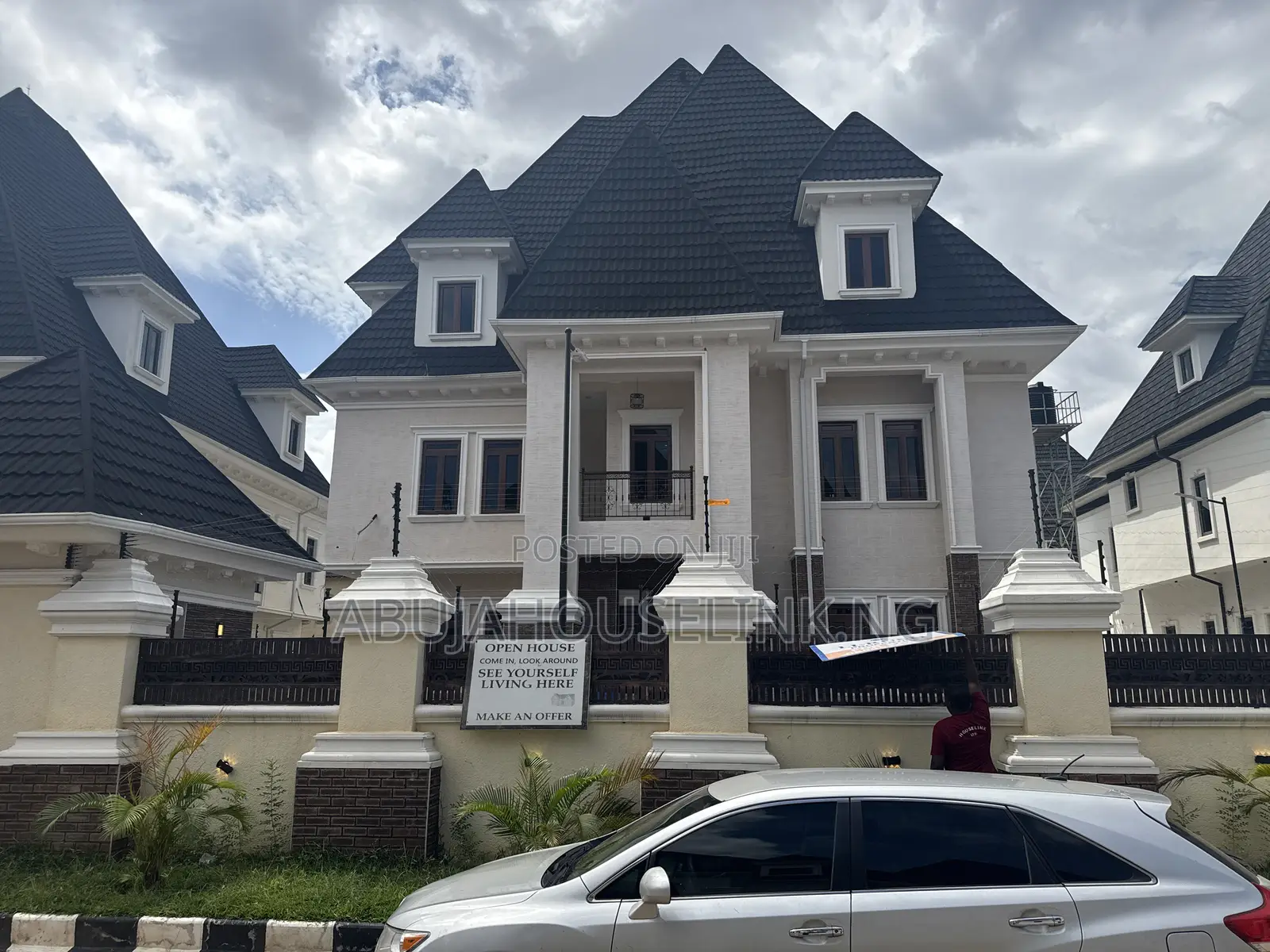 7bdrm Duplex in Efab Metropolis, Karsana for sale in Karsana