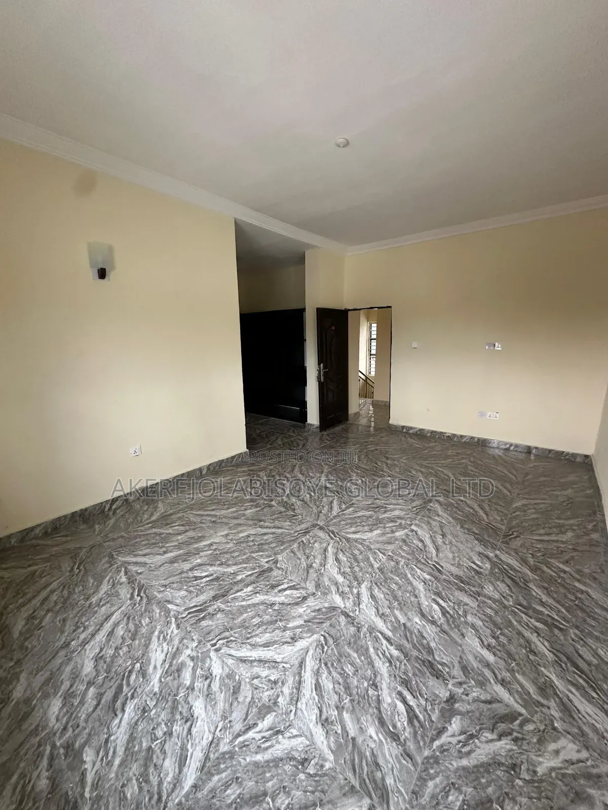 4bdrm Townhouse / Terrace in In An Estate Idu for rent in Idu