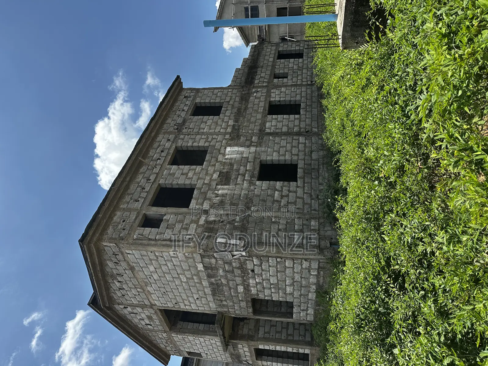 4bdrm Duplex in Lugbe Estate for sale in Lugbe District
