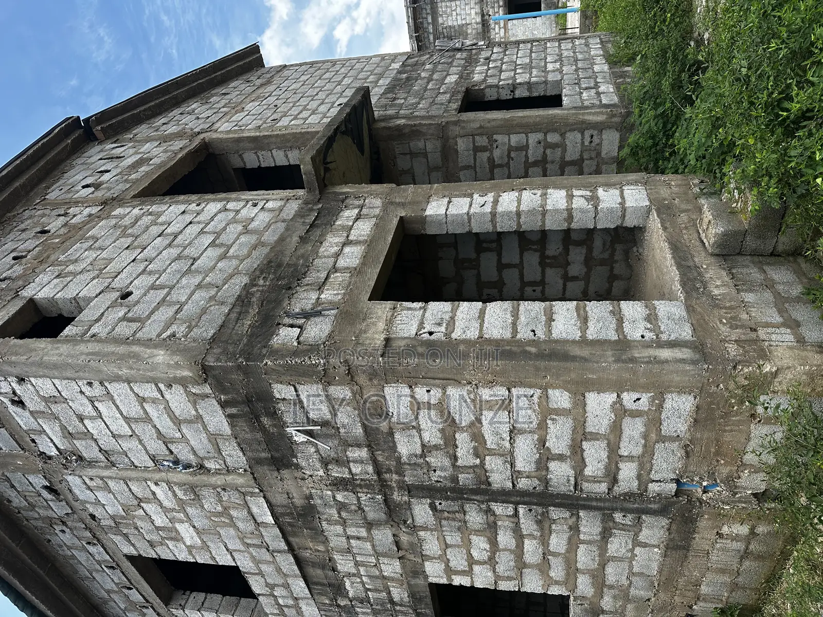 4bdrm Duplex in Lugbe Estate for sale in Lugbe District