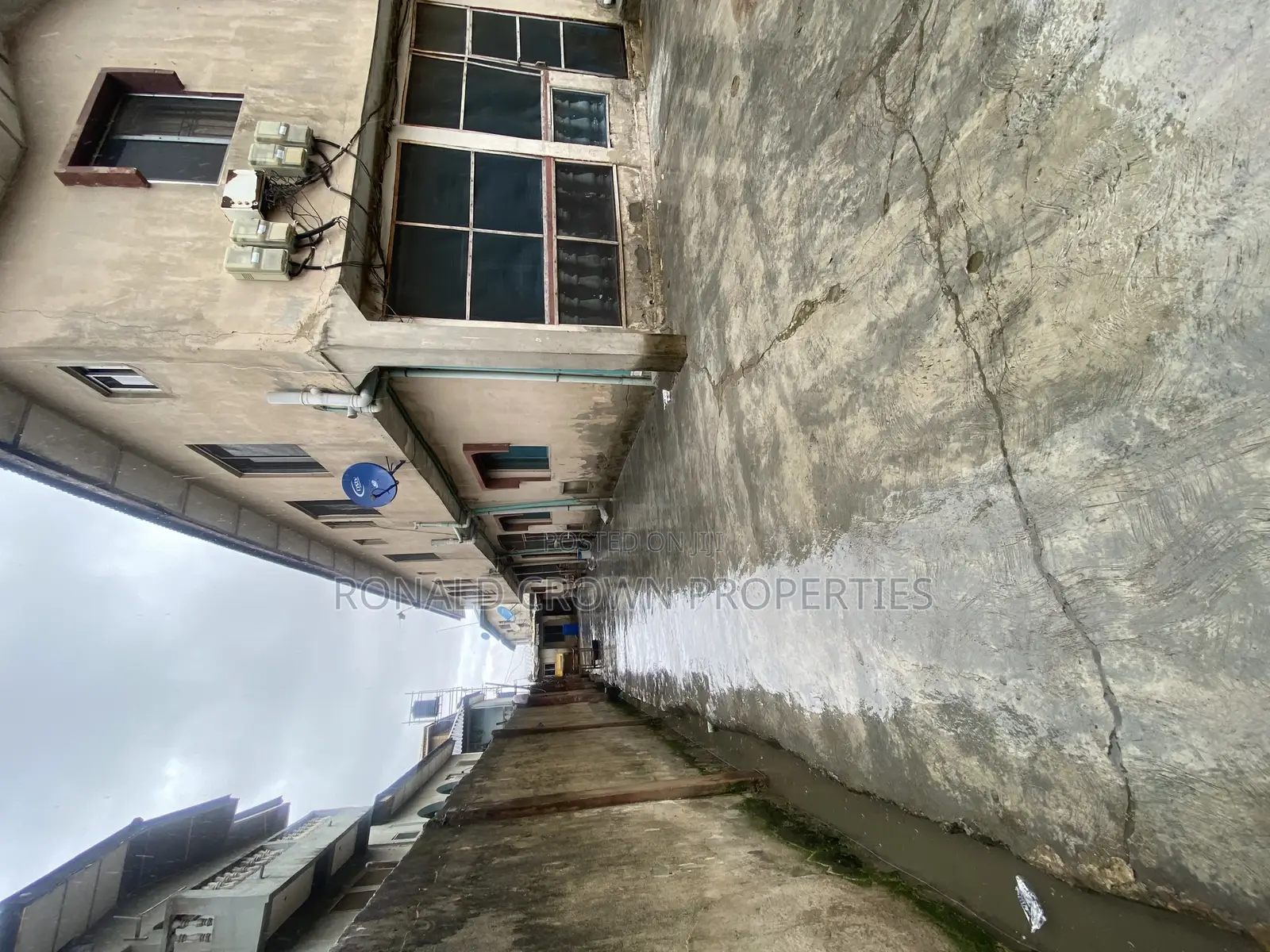 3bdrm Block of Flats in Ago Palace for sale in Ago Palace
