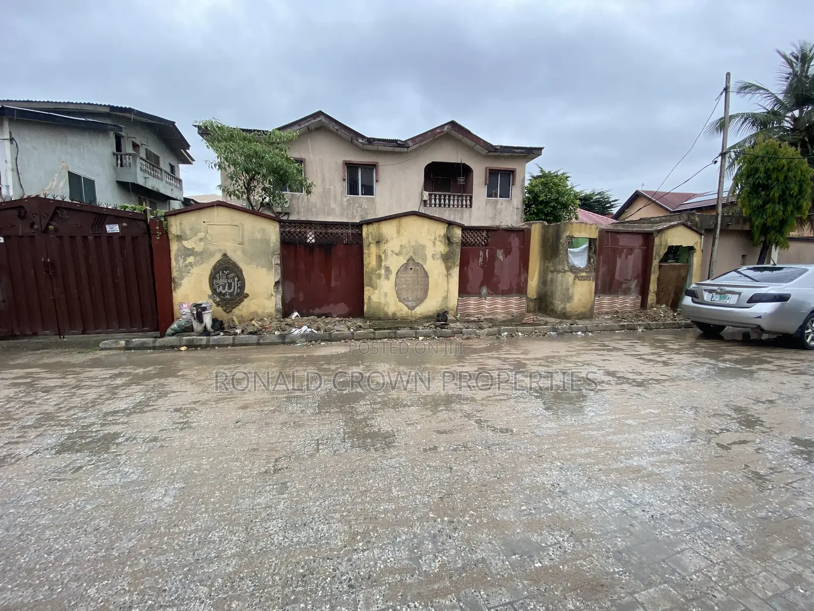 3bdrm Block of Flats in Ago Palace for sale in Ago Palace