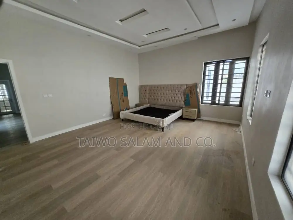 Furnished 5bdrm Bungalow in Akobo for sale in Akobo