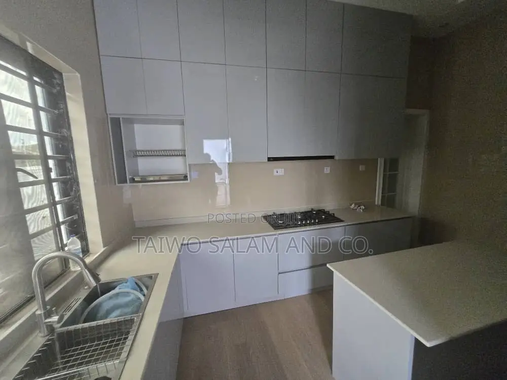 Furnished 5bdrm Bungalow in Akobo for sale in Akobo