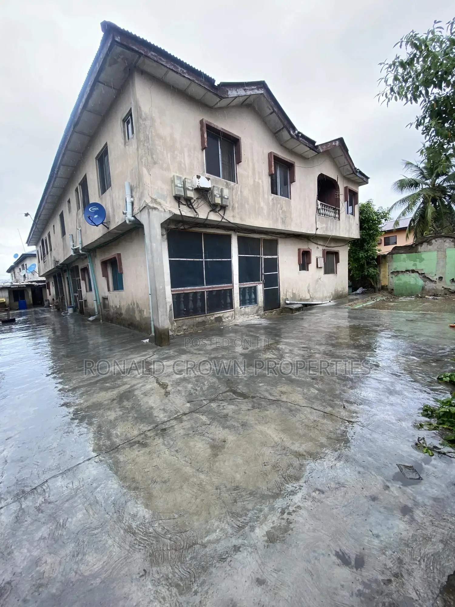 3bdrm Block of Flats in Ago Palace for sale in Ago Palace