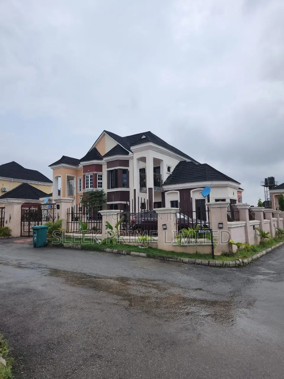 Furnished 4bdrm Duplex in FHA for sale in FHA