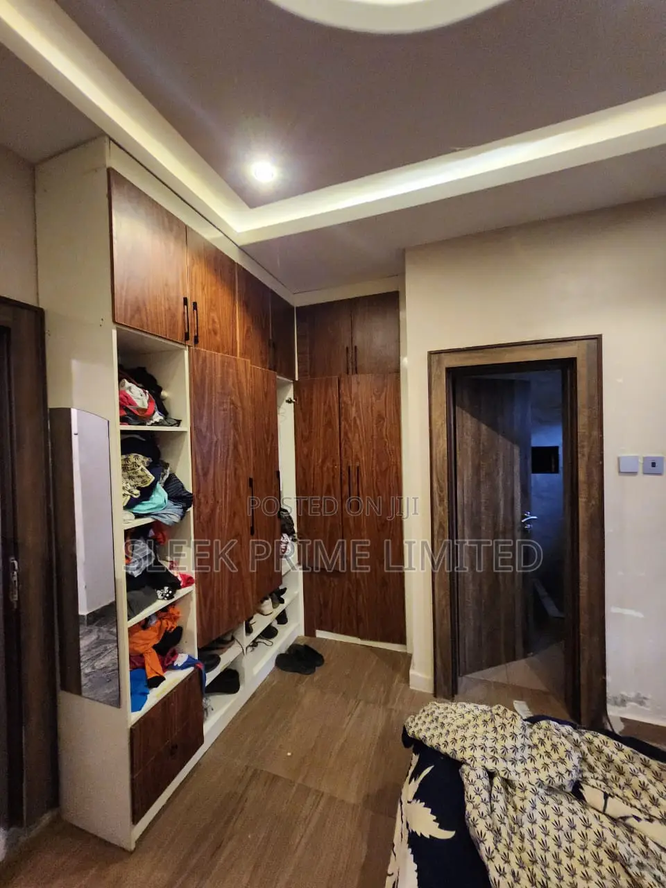 Furnished 4bdrm Duplex in FHA for sale in FHA