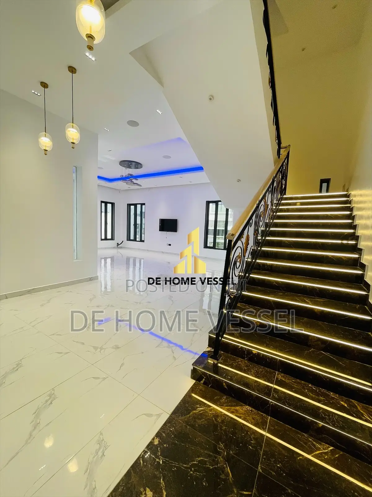 6bdrm Duplex in Osapa london for sale in Osapa london