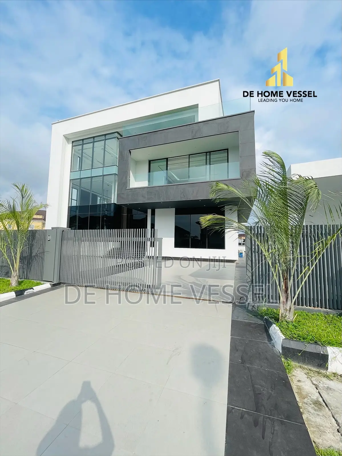 5bdrm Duplex in Osapa london for sale in Osapa london
