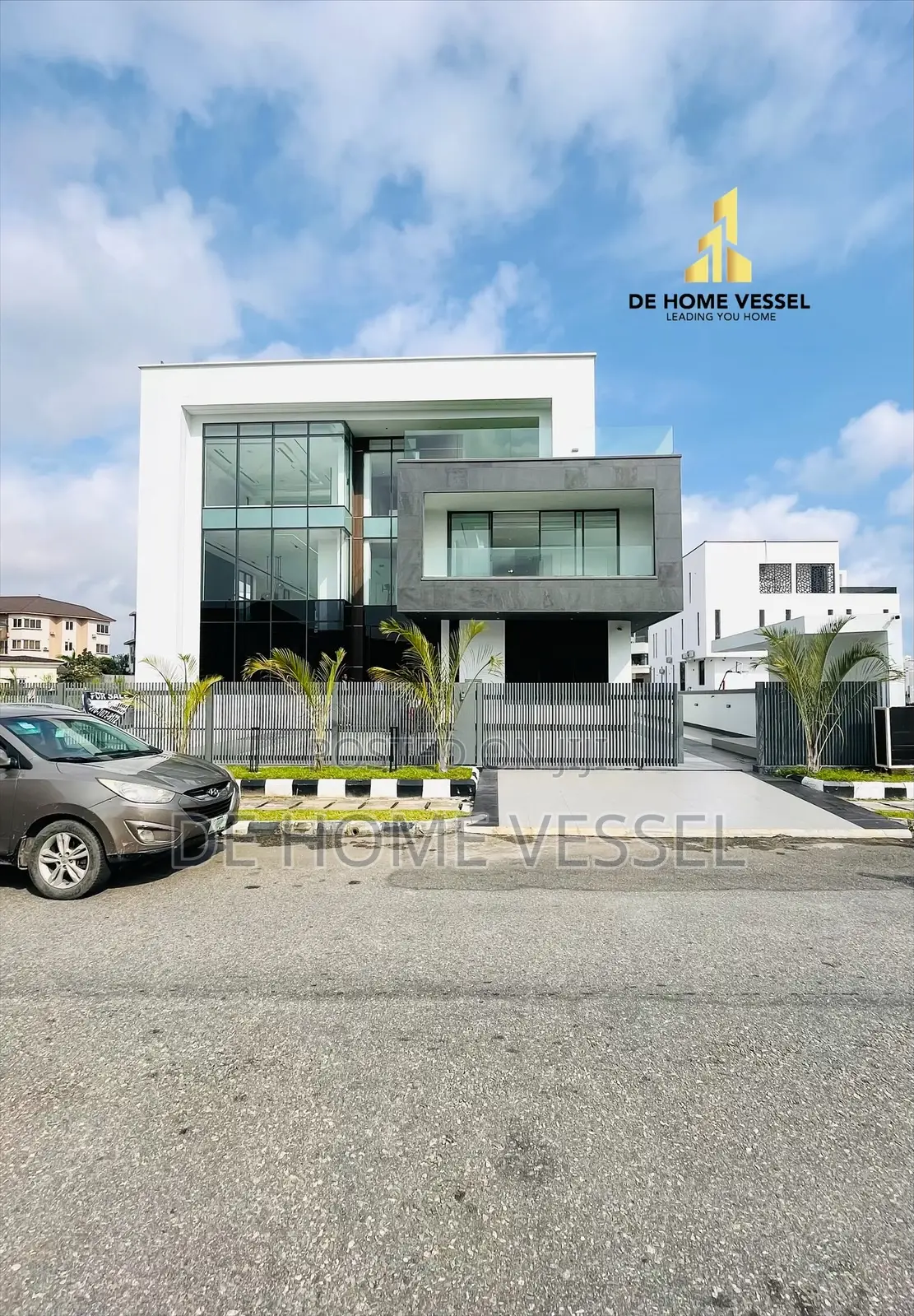 5bdrm Duplex in Osapa london for sale in Osapa london