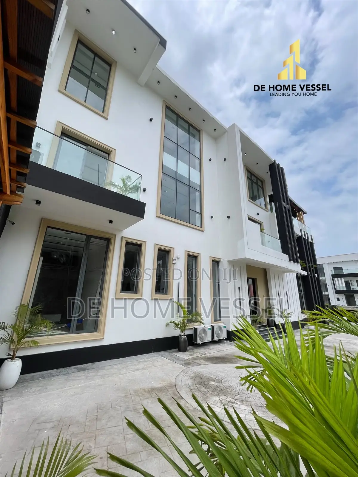 6bdrm Duplex in Ikate for sale in Ikate