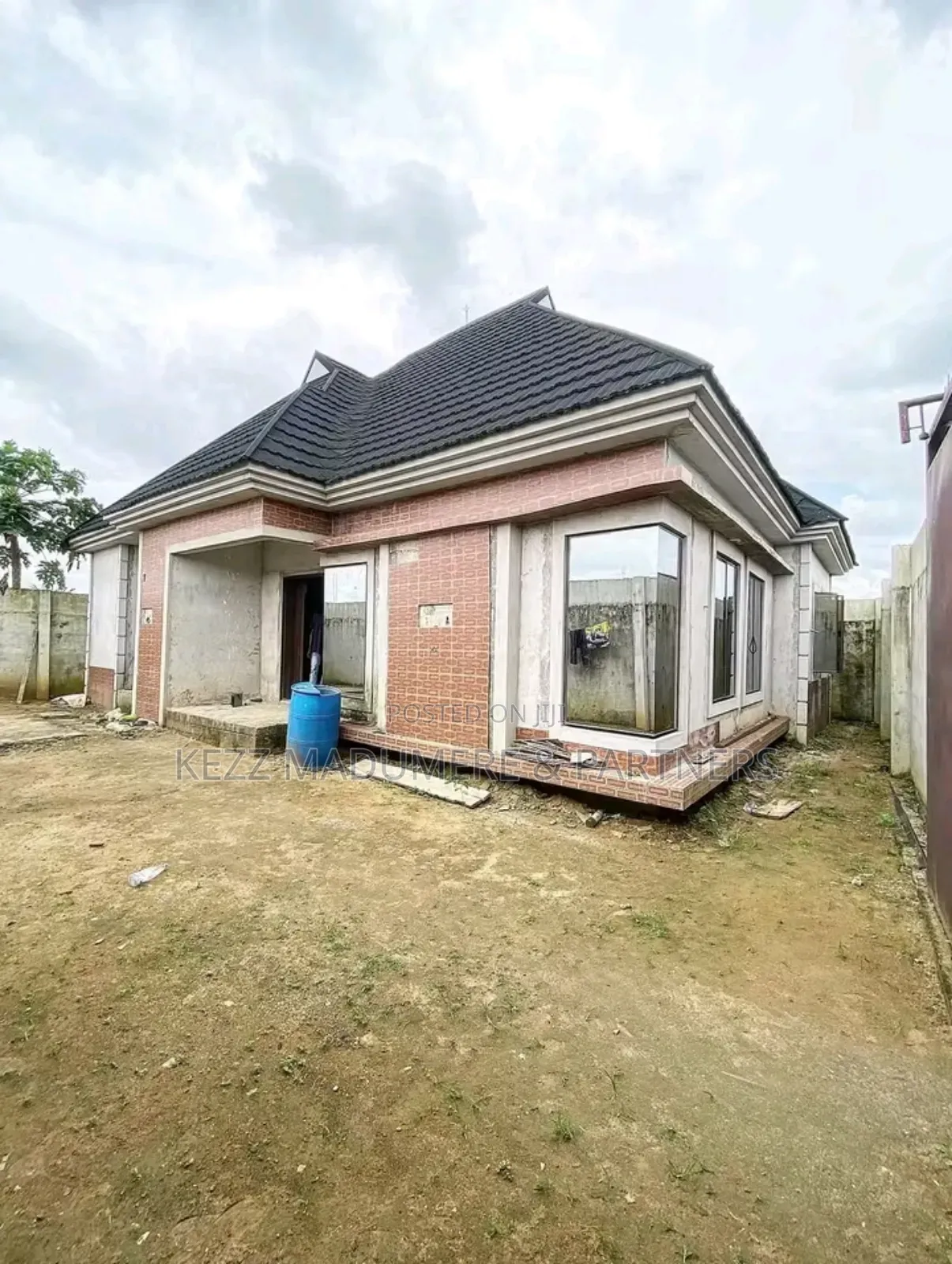 Furnished 3bdrm Bungalow in Elimbu , Port for sale in Elimbu