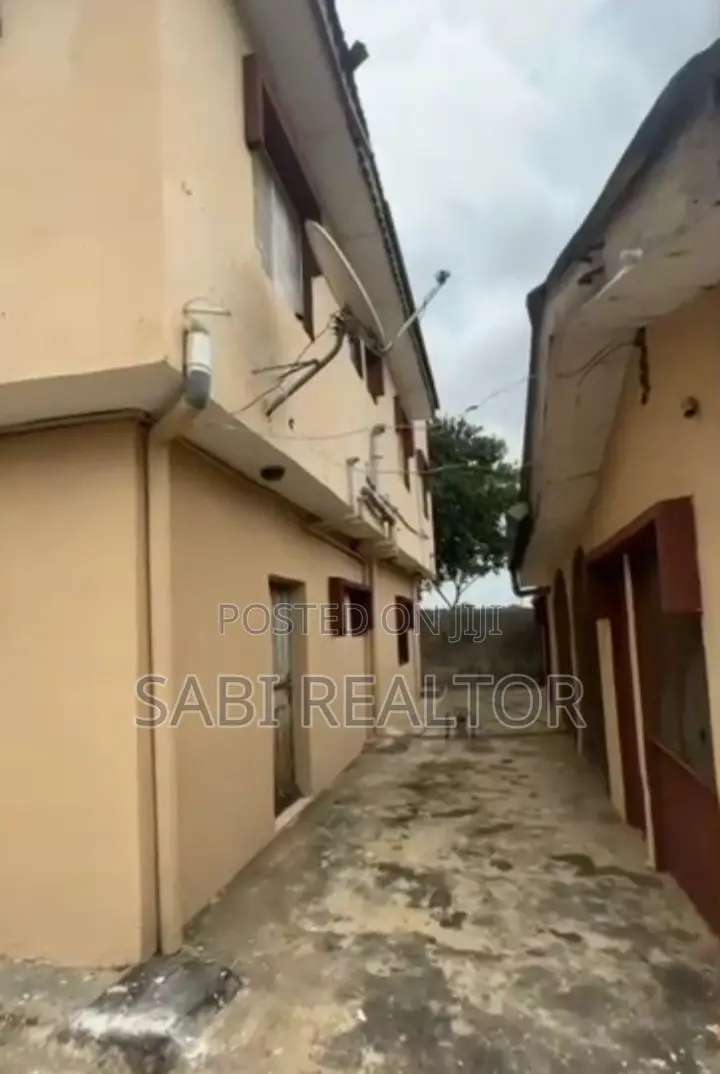 Furnished 2bdrm Block of Flats in Ajegunle Ojokoro, Alagbado for sale in Alagbado