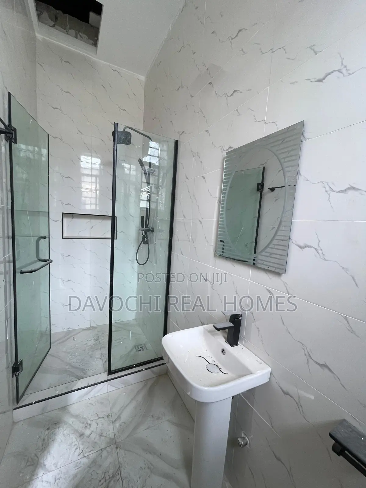 4bdrm Duplex in Chevron Drive for sale in Chevron
