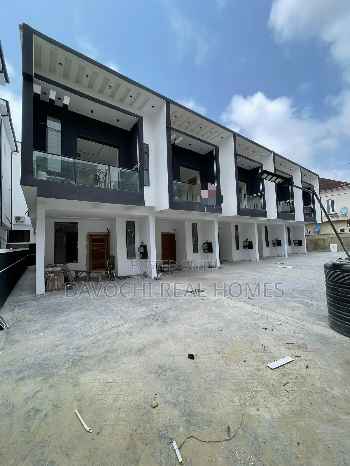 4bdrm Duplex in Chevron Drive for sale in Chevron