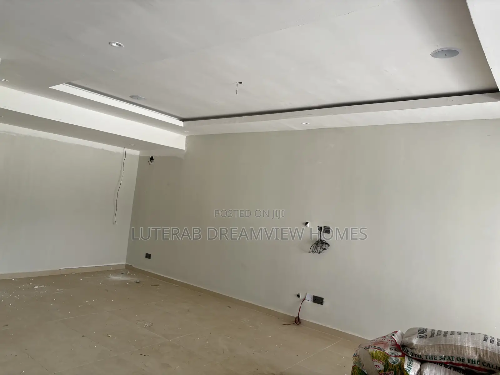 4bdrm Townhouse / Terrace in In A Secured Estate for rent in Utako