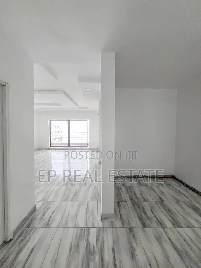 6bdrm House in Apo District for sale in Apo District