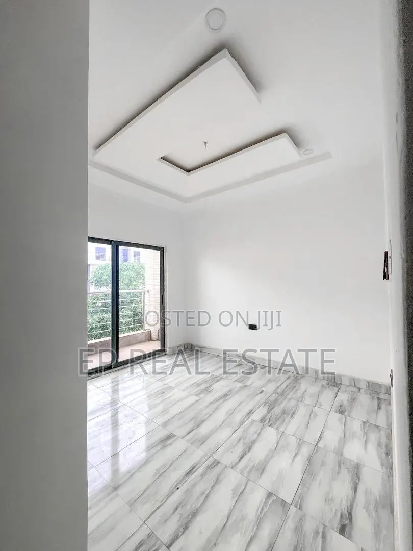 6bdrm House in Apo District for sale in Apo District