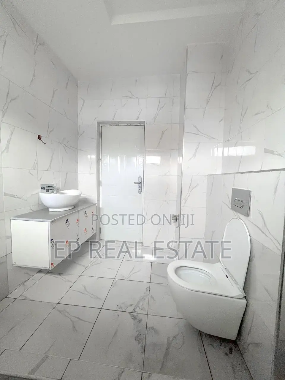 6bdrm House in Apo District for sale in Apo District