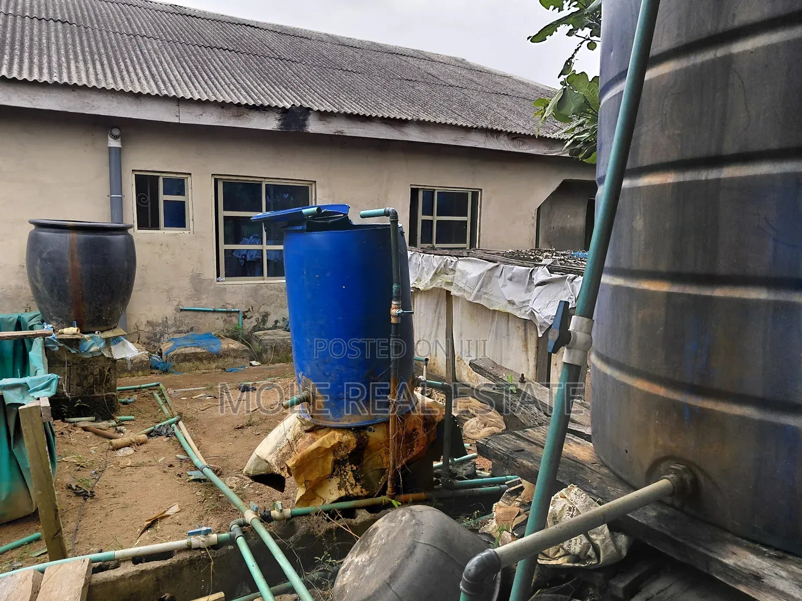 800sqm Plot With a Warehouse Mass Burial Okeafar Isolo Ejigbo Rd in Oke-Afa