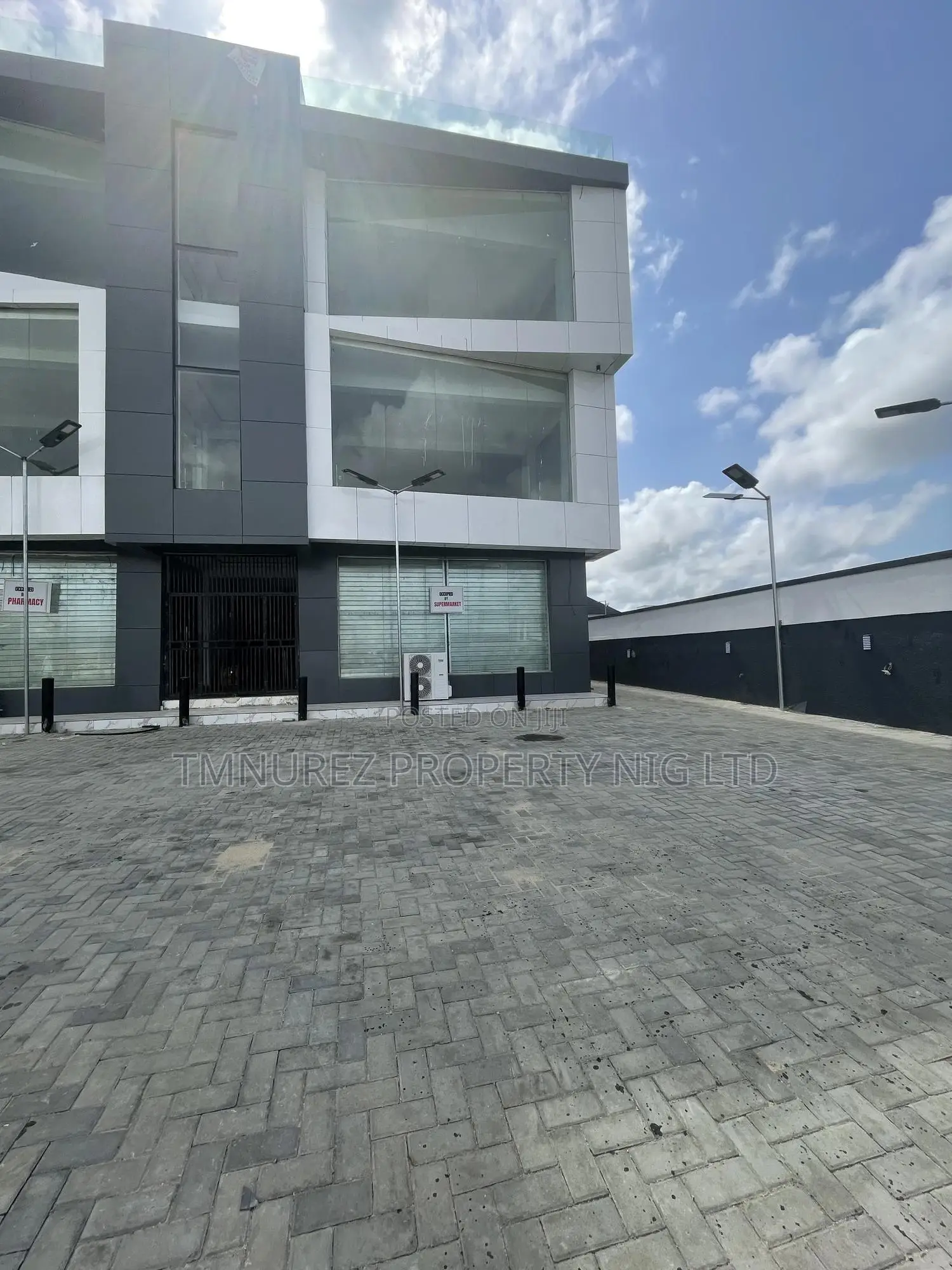 Showroom for Lease in Lekki Expressway