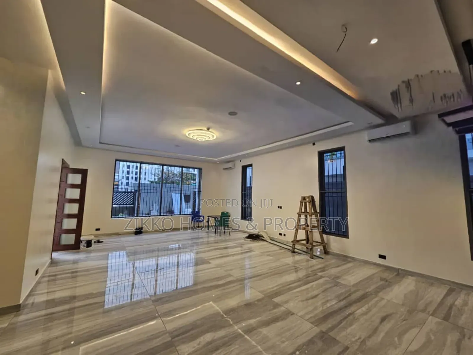 5bdrm Duplex in Banana Island for sale in Banana Island