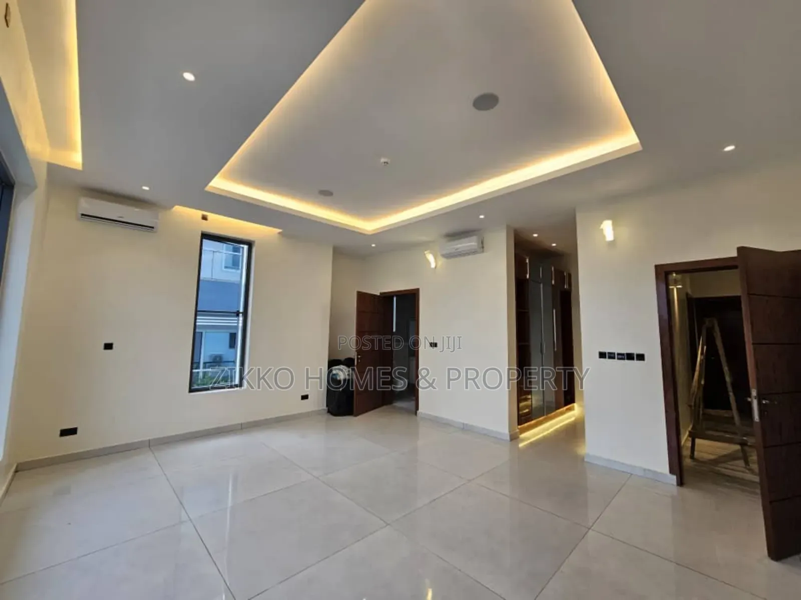 5bdrm Duplex in Banana Island for sale in Banana Island