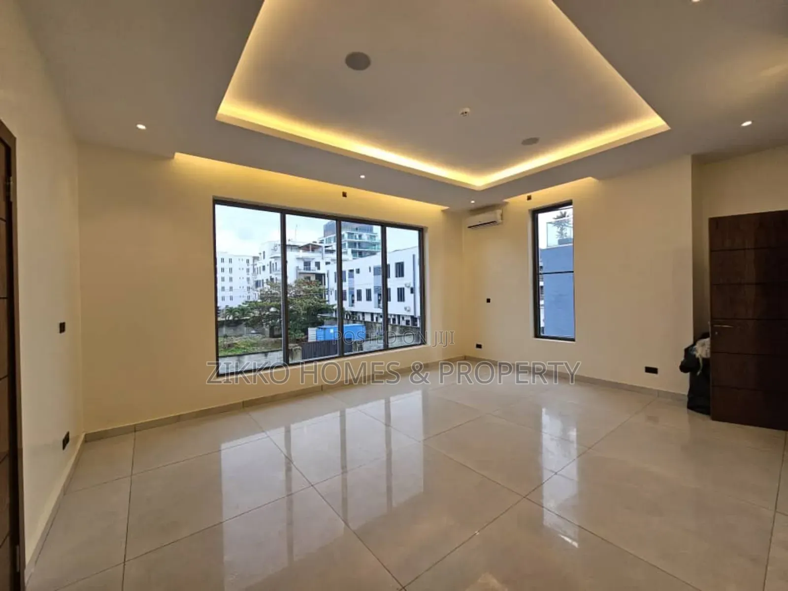5bdrm Duplex in Banana Island for sale in Banana Island