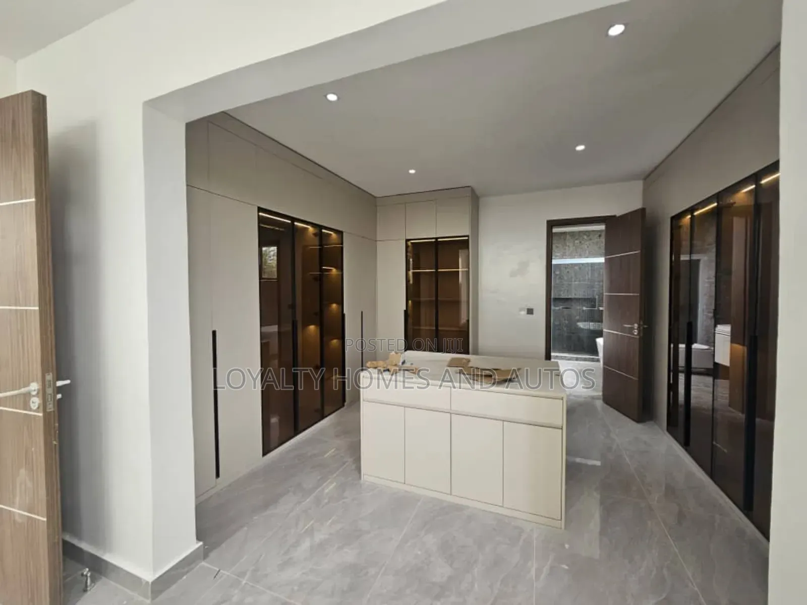 5bdrm Duplex in Old Ikoyi Lagos for sale in Old Ikoyi