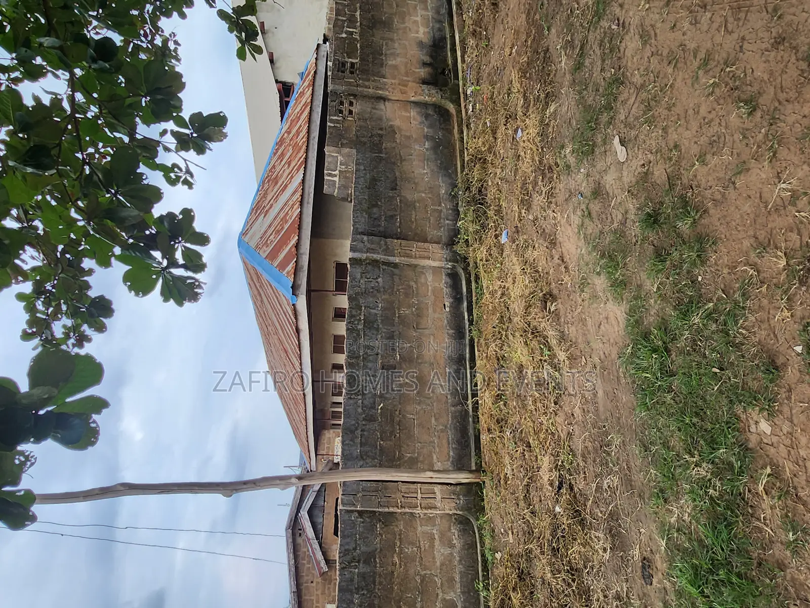 Nice 300m2 Land With Building at Maberi Idi Ishin Off Akala Epxress in Akala Express