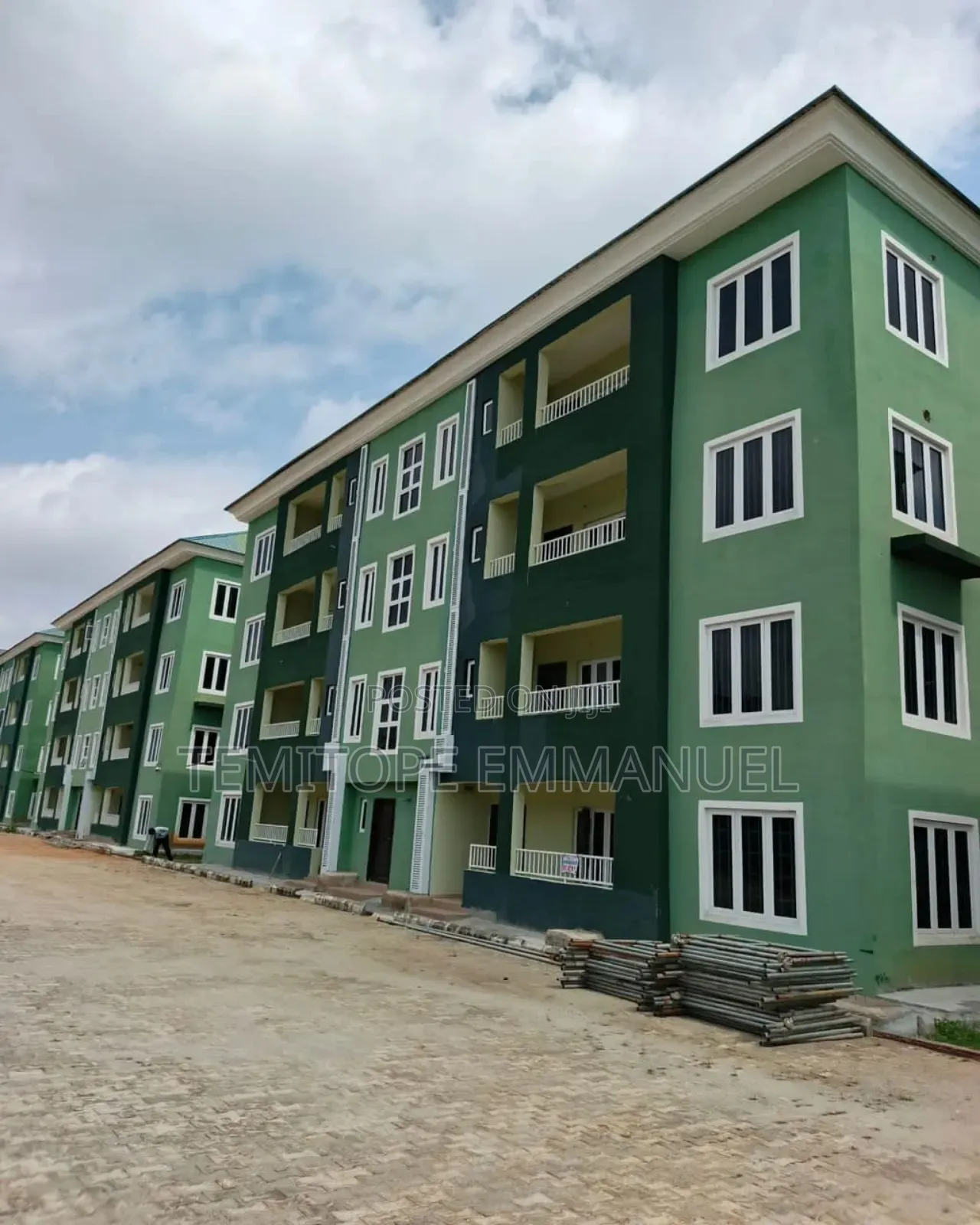 Furnished 3bdrm Apartment in Estate Ipaja for sale in Ipaja / Ipaja