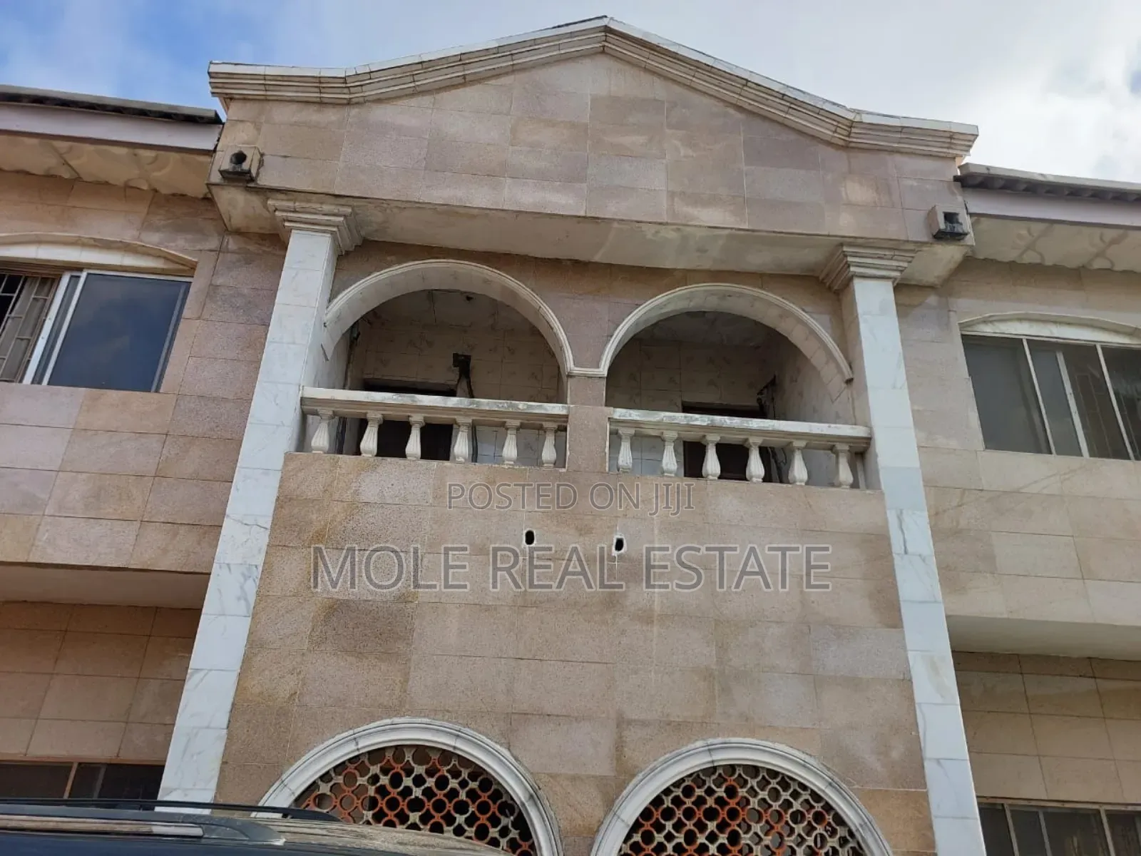Furnished 13bdrm Bungalow in Obase Estate Oba for sale in Oba Akran