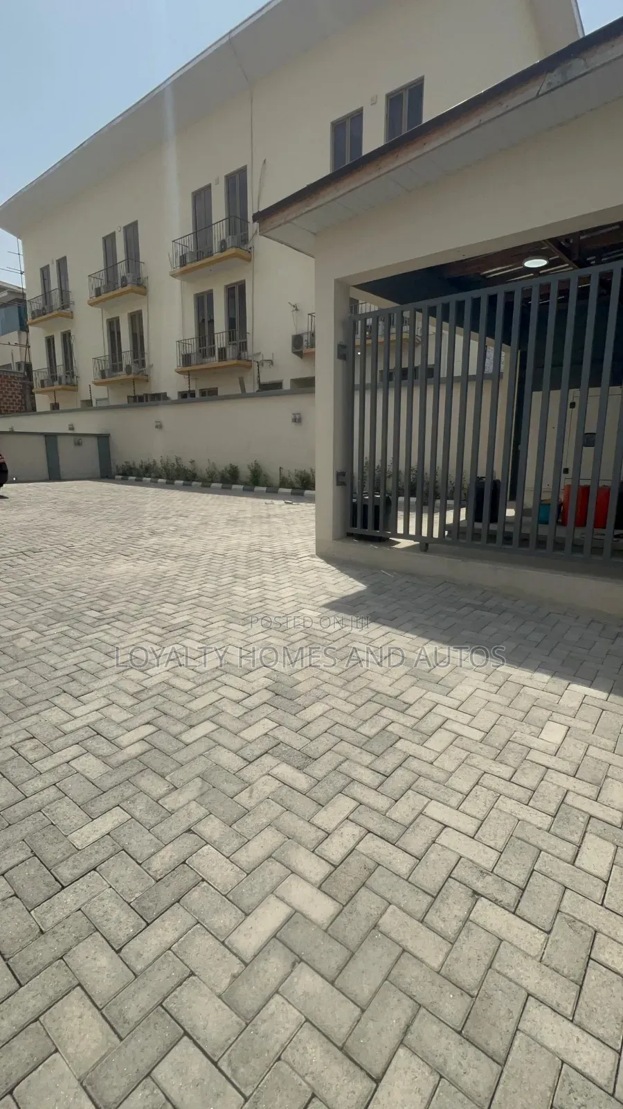 3bdrm Block of Flats in Lekki Phase 1 Lagos for sale in Lekki Phase 1