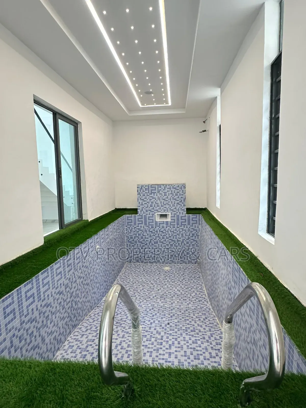 Furnished 6bdrm Duplex in Chevron for sale in Chevron