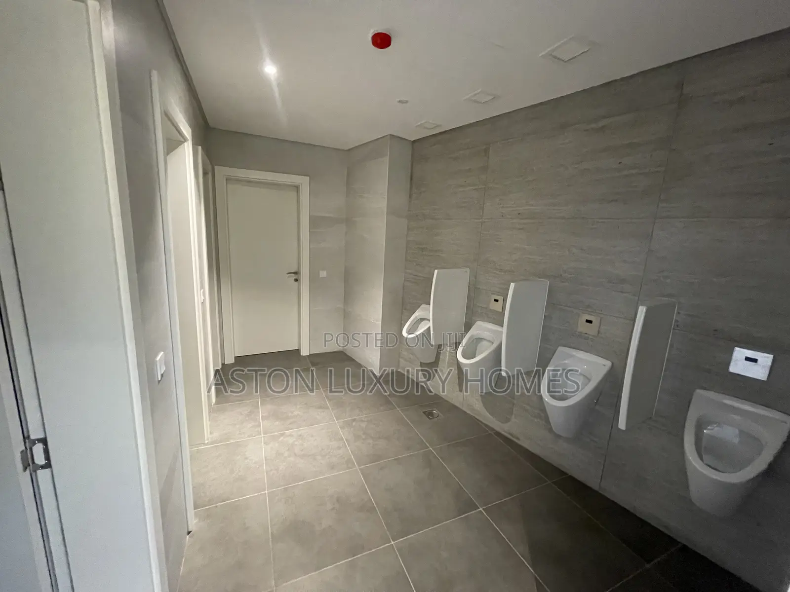 Premium 371 SQM Office Space in Central Business District