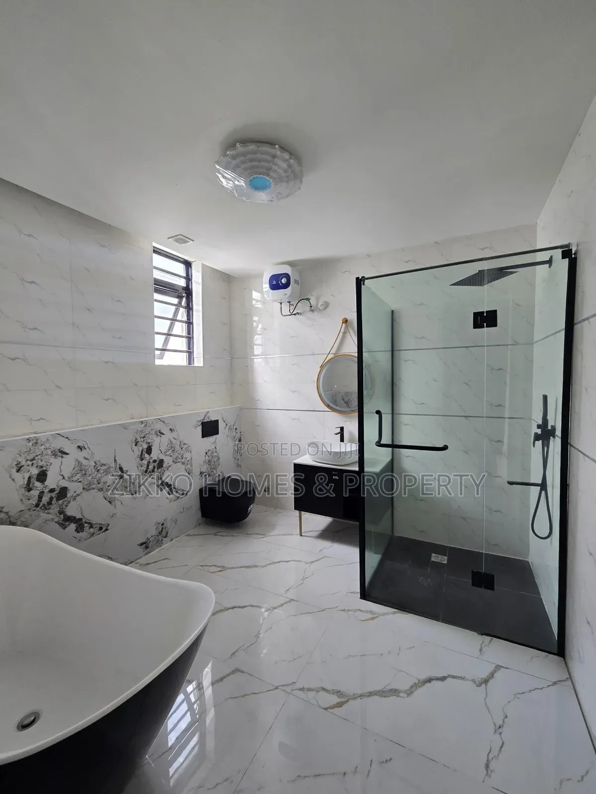 5bdrm Duplex in Lekki Phase 1 for sale in Lekki Phase 1